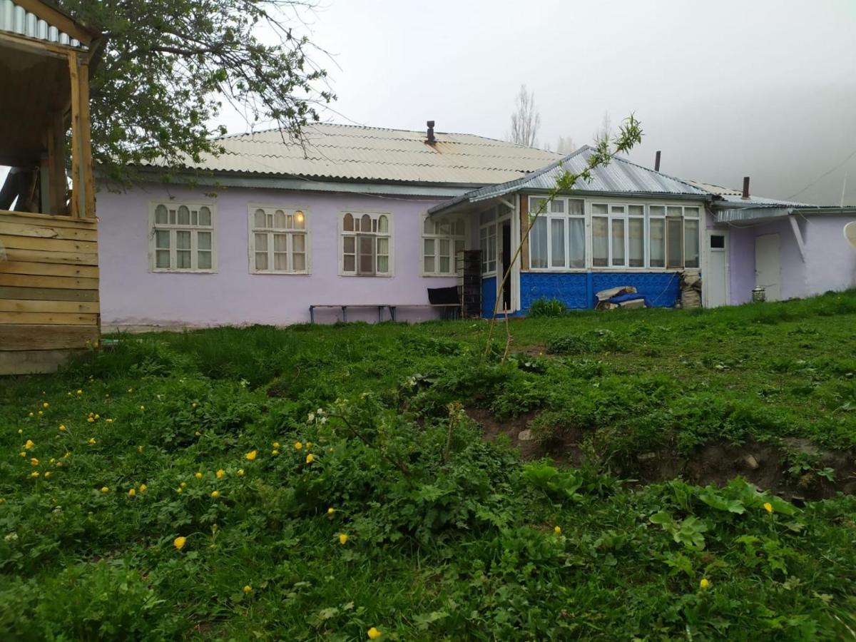 Xinaliq Khinalig Izzet'S Riverside Home Stay エクステリア 写真