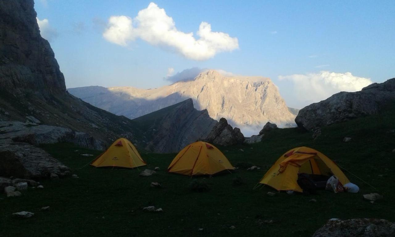 Xinaliq Khinalig Izzet'S Riverside Home Stay エクステリア 写真