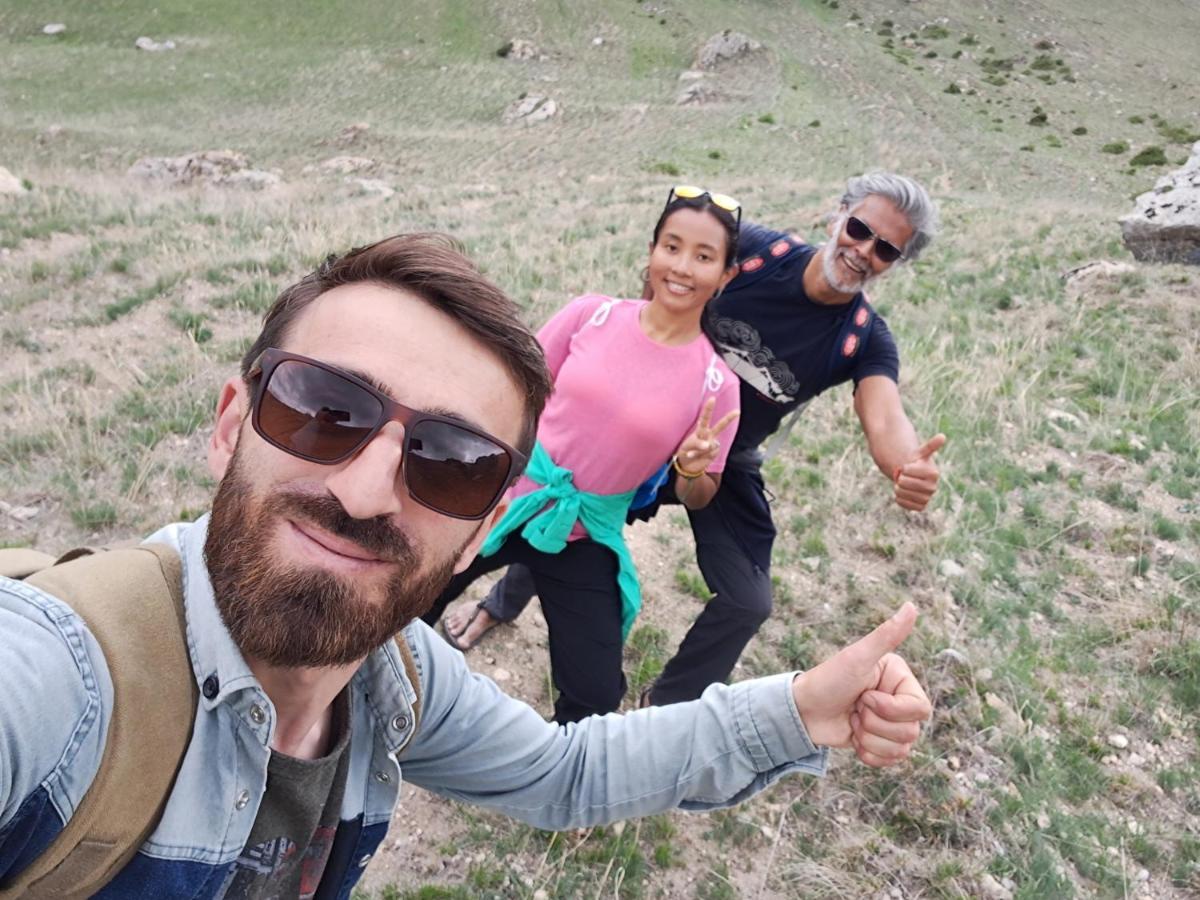 Xinaliq Khinalig Izzet'S Riverside Home Stay エクステリア 写真