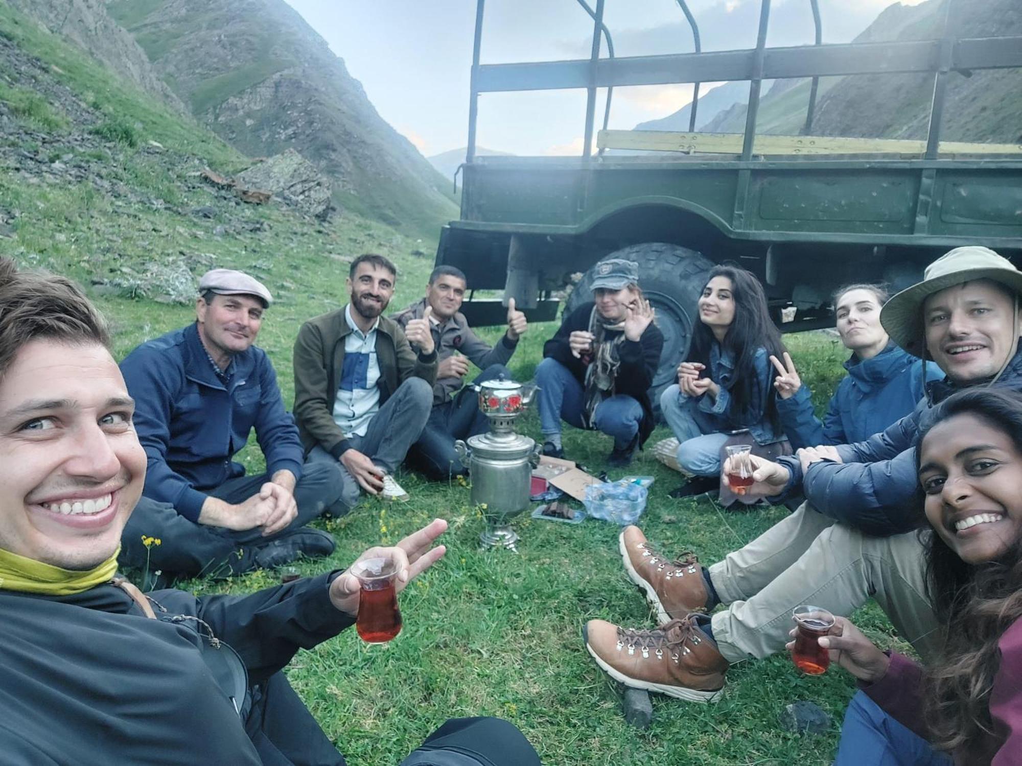 Xinaliq Khinalig Izzet'S Riverside Home Stay エクステリア 写真