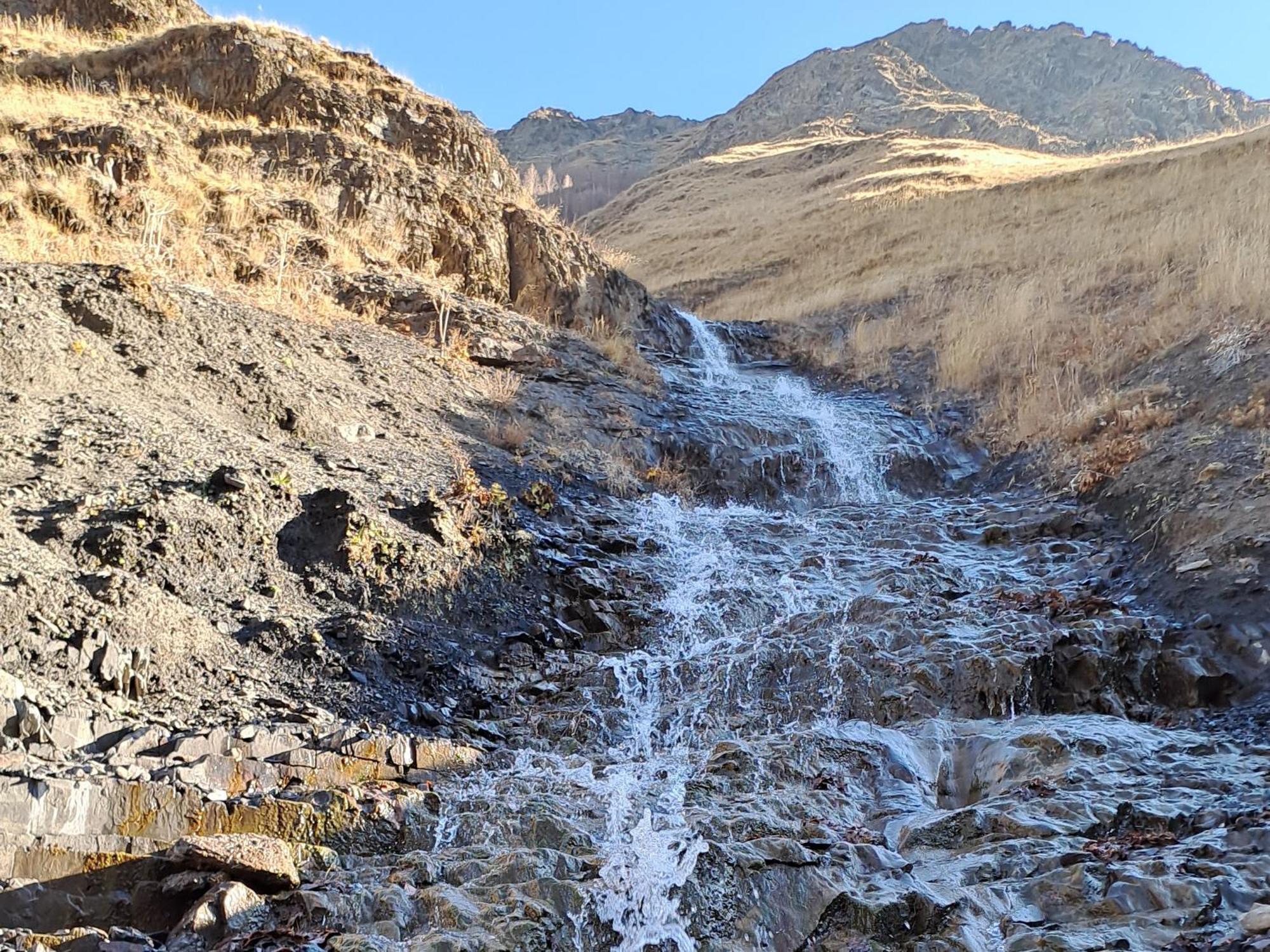 Xinaliq Khinalig Izzet'S Riverside Home Stay エクステリア 写真