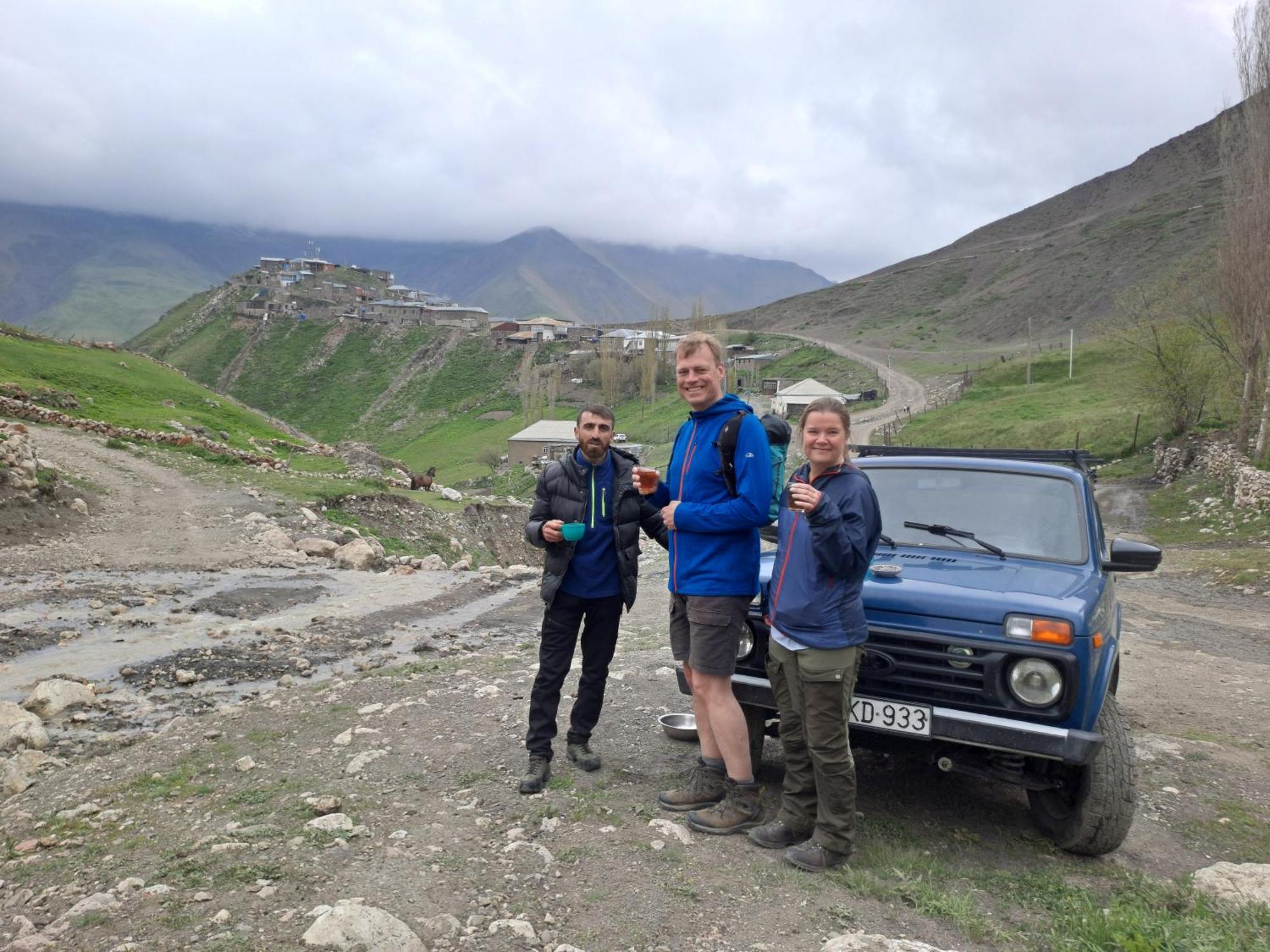 Xinaliq Khinalig Izzet'S Riverside Home Stay エクステリア 写真