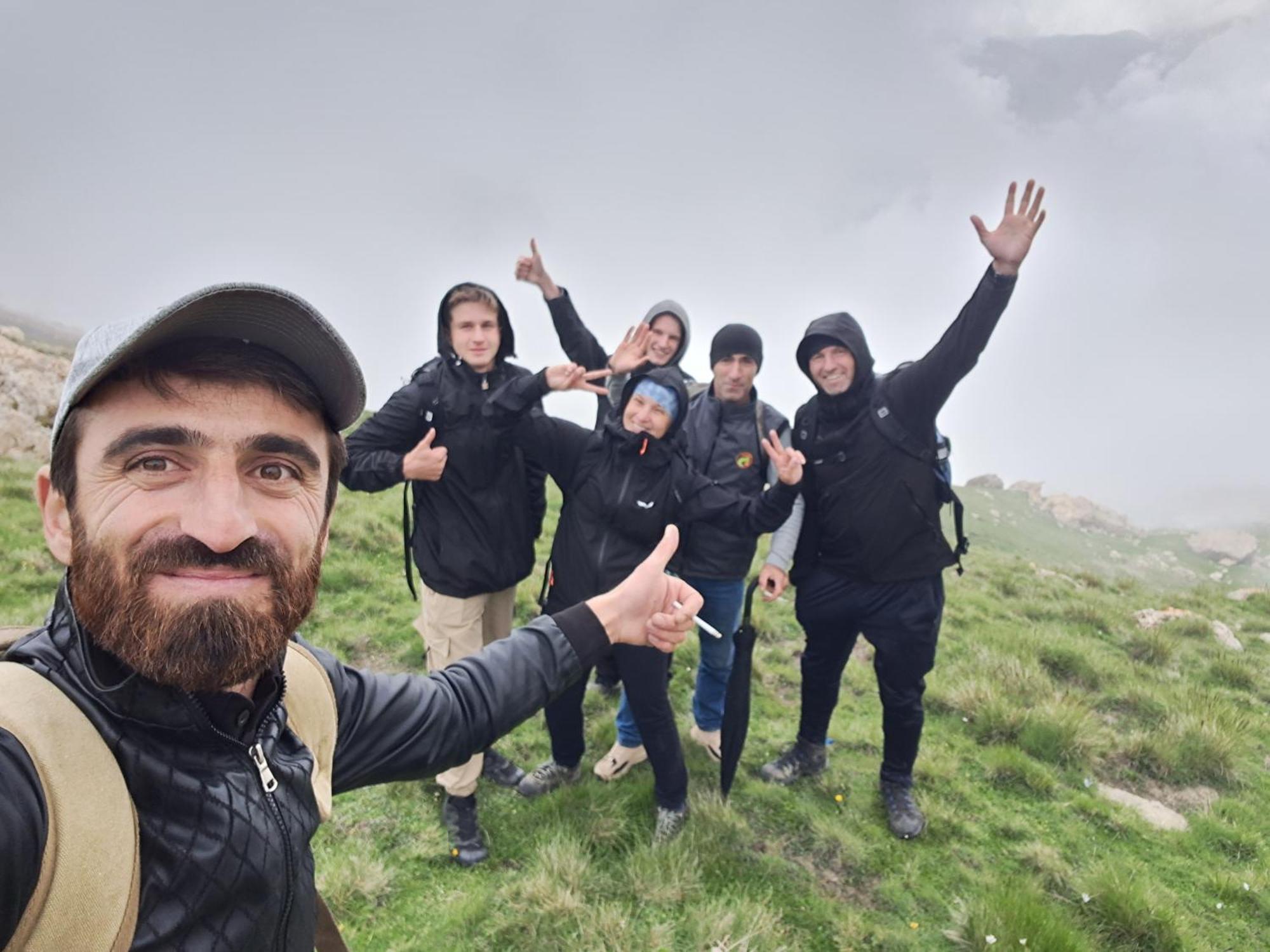 Xinaliq Khinalig Izzet'S Riverside Home Stay エクステリア 写真