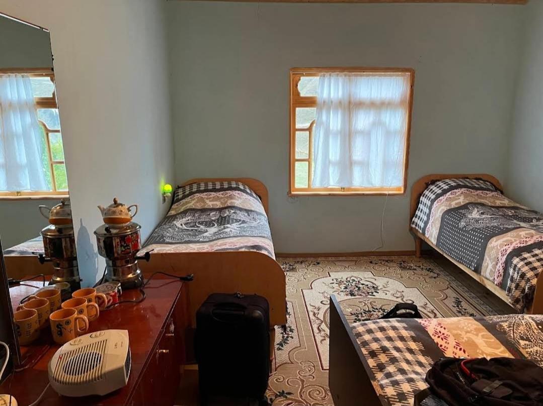 Xinaliq Khinalig Izzet'S Riverside Home Stay エクステリア 写真