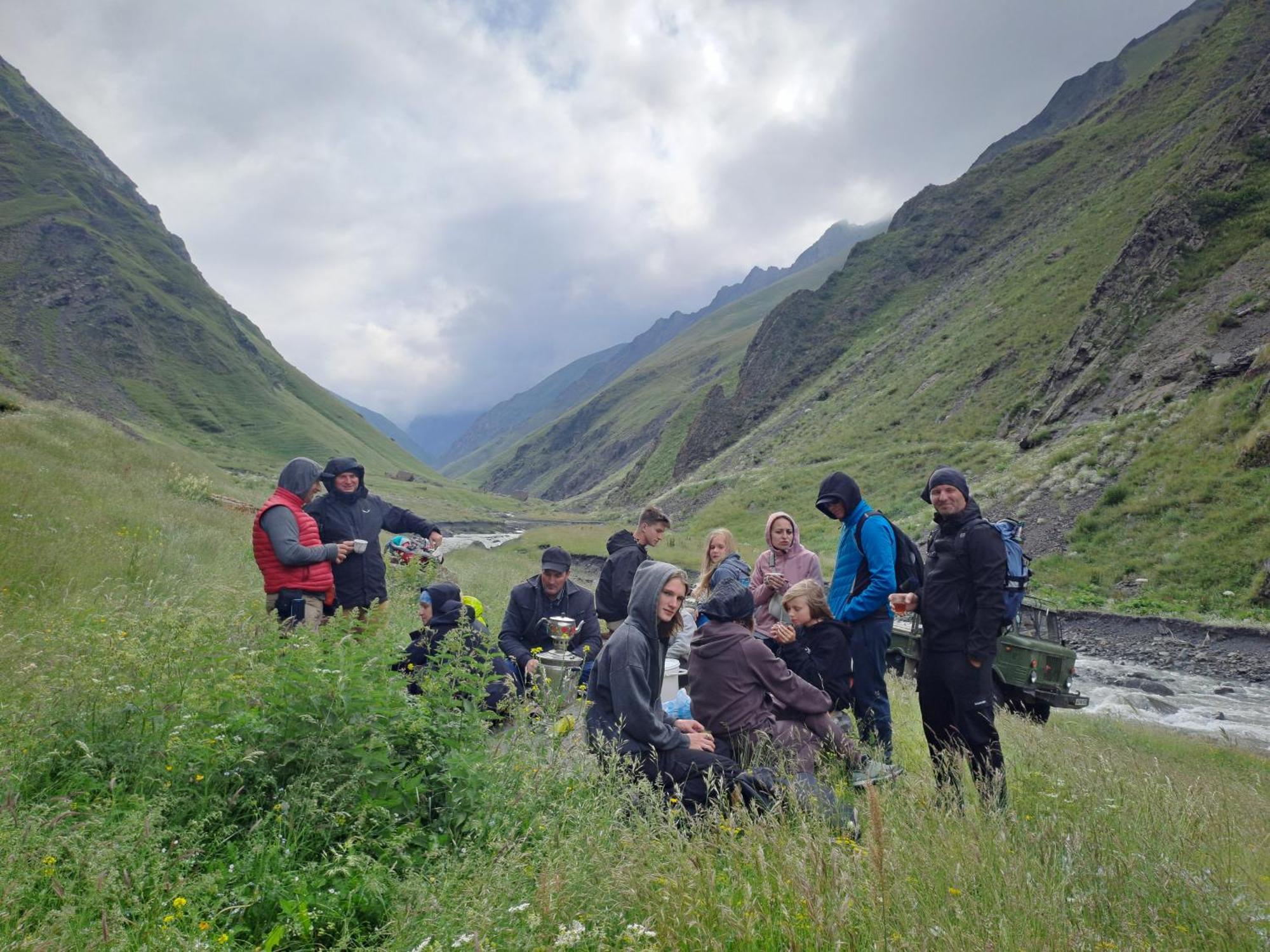 Xinaliq Khinalig Izzet'S Riverside Home Stay エクステリア 写真